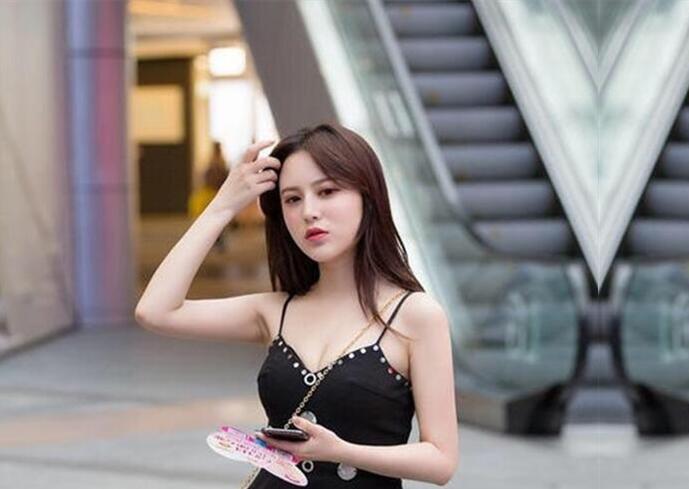 健身教练酒 店约 啪屁 股挺 翘丰 满的少 妇会 员勾 搭了很 久终 于约 到 酒 店玩 逼舔 奶床 上狠 狠爆 干销 魂淫 叫